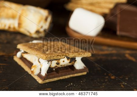 S' more caseiro com Chocolate e Marshmallow