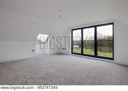 Dry Drayton, Cambridgeshire - Jan 10 2017: Contemporary Unfurnished Bedroom With Bifold Doors To Jul
