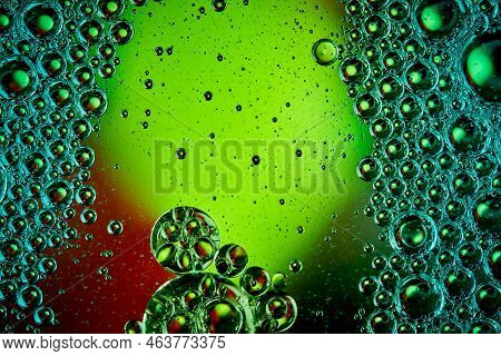 Oil Bubbles, Obstraction, Beauty In Ordinary,can Be Used For Background