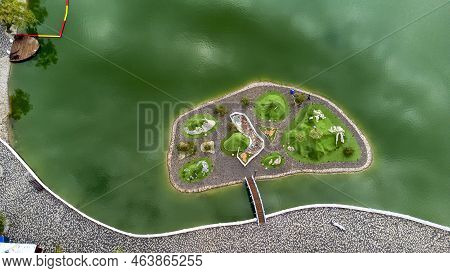 Russia, Stavropol Territory, Zheleznovodsk, September 10, 2022, Resort Lake In Zheleznovodsk, Founta