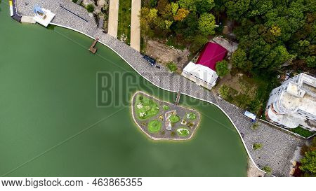 Russia, Stavropol Territory, Zheleznovodsk, September 10, 2022, Resort Lake In Zheleznovodsk, Founta