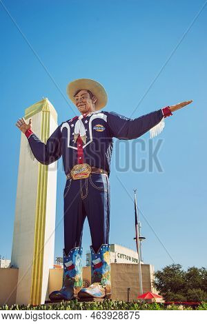 Dallas, Texas - October 20, 2022: Big Tex Statue Standing Tall At Fair Park. The Icon Greets And Wav