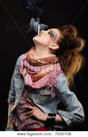 Glam Punk Girl kouření