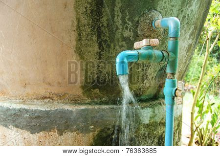 Water tap