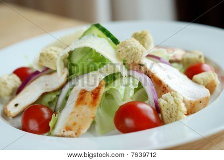 Salada Caesar de frango