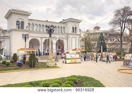 Kislovodsk. Artists In The Square Next To The Colonnade