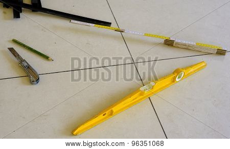 level utility knife strips eec. tools work
