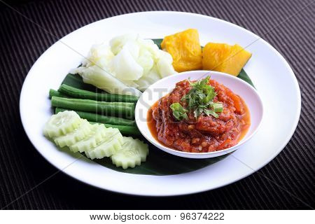 Nam Prik Aong (Northern Thai Meat and Tomato Spicy Dip) and blanched vegetable