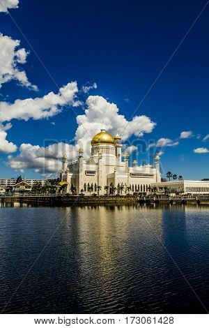 Sultan Omar Ali Saifuddin Mosque