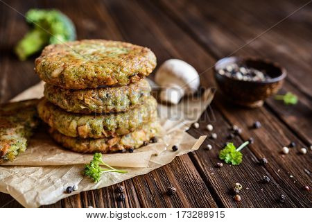 Broccoli Burgers With Mushrooms