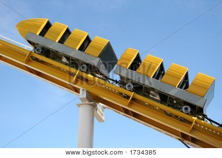 รถไฟเหาะตีลังกา 