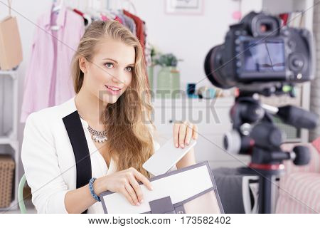 Blogger And Shopping Video