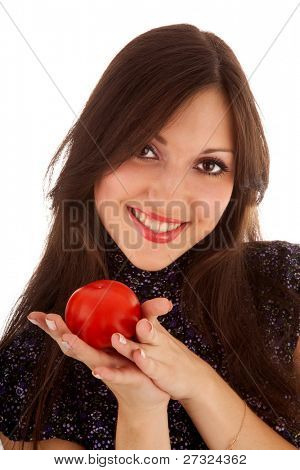 giovane bella ragazza con pomodoro sul bianco