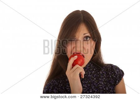 bella ragazza con pomodoro sul bianco