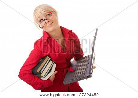 Giovani manager con libri e computer portatile sul bianco di divertimento