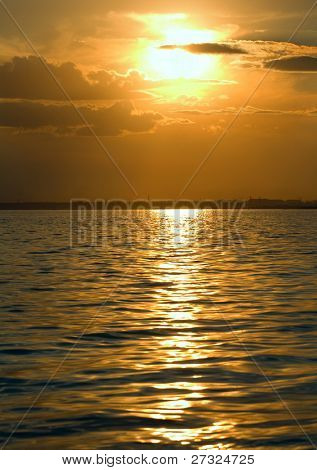 Tramonto bella estate d'oro