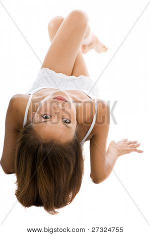 Bella ragazza Yong sul ritratto bianco