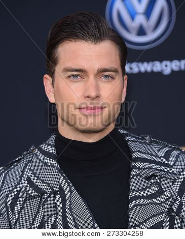 LOS ANGELES - DEC 09:  Pierson Fode arrives to the 