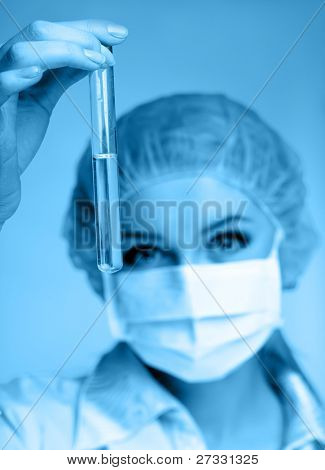 forsker i laboratoriet isolatated