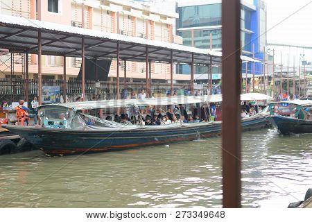 Bangkok, Thailand - November 13, 2018: Locals And Foreigners Taking The Boat Ride At Pratunam Pier