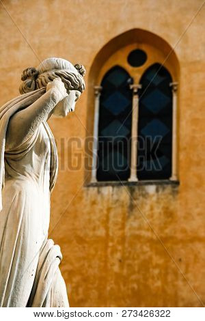 The Pupporona Statue In Lucca, Tuscany, Italy