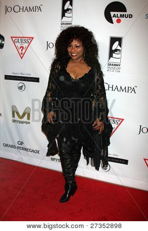LOS ANGELES - DEC 9: Chaka Khan ankommer på lanceringen af The Andrea Bocelli Foundation på Beverly H