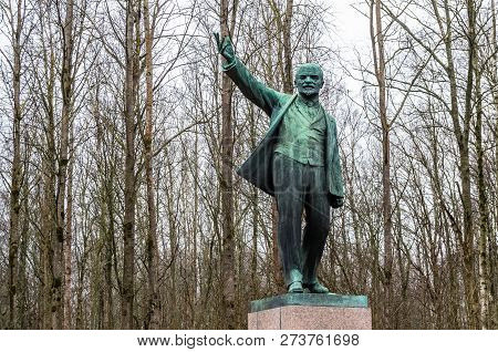 Lenin Monument Near Razliv Lake