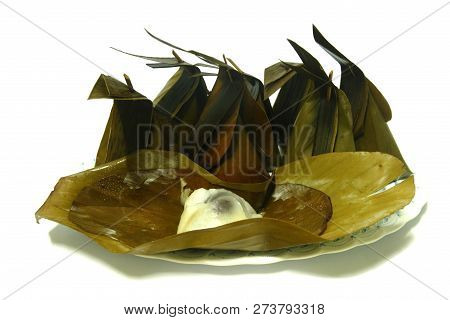 Steamed Flour With Coconut Filling - Khanom Sai Sai, Thai Dessert