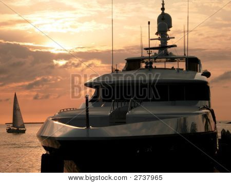 Bir Key West günbatımı keyfi bambaşka gemiler