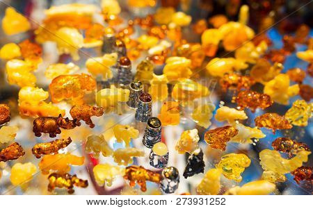 Colorful Set Of Amber - A Collection Of Animal Figurines - A Typical Souvenir From Gdansk, Amber Wor