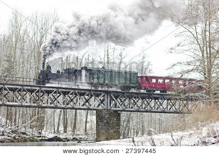 รถไฟไอน้ำใกล้ Hradsko สาธารณรัฐเช็ก