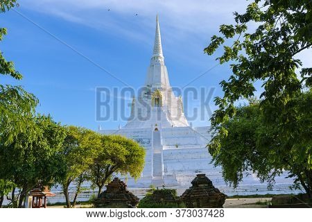 Temple Of The Golden Mount Is An Ancient Temple And Is Also An Important Tourist Attraction Of Phra 