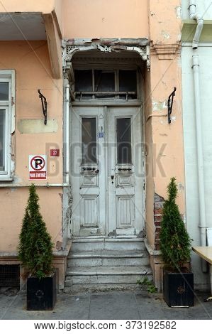 Istanbul,turkey - November 4, 2019:entrance To An Old House On Eyup Iskele Street In The Eyupsultan 