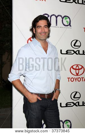 LOS ANGELES - SEP 29: Carter Oosterhouse ankommer til 2012 Environmental Media Awards på Warner B