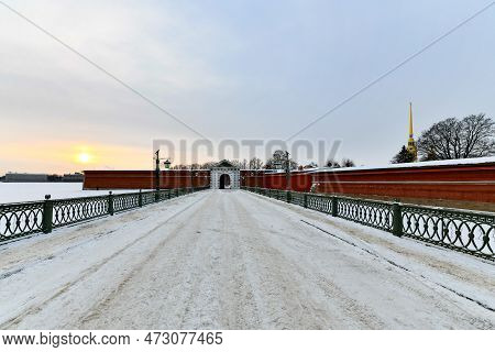 Ioannovskiy Bridge And Entrance Gate To Ioannovskiy Ravelin In Peter And Paul Fortress On Zayachiy I