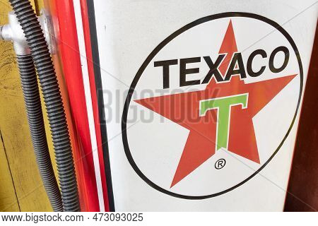 Bordeaux , Aquitaine  France - 03 19 2023 : Texaco Gas Station Sign Text And Logo Star Red Brand Fro