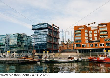 Cityscape Of Sandtorhafen Canal, Hamburg Speicherstadt And Hafencity