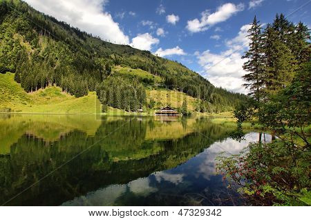 Jezerní panoráma