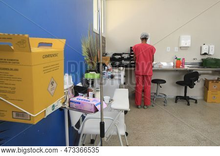 Ilheus, Bahia, Brazl - July 10, 2022: View Of The Emergency Care Unit - Upa 24hs - In The Neighborho