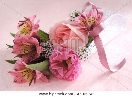 Bouquet di fiori rosa