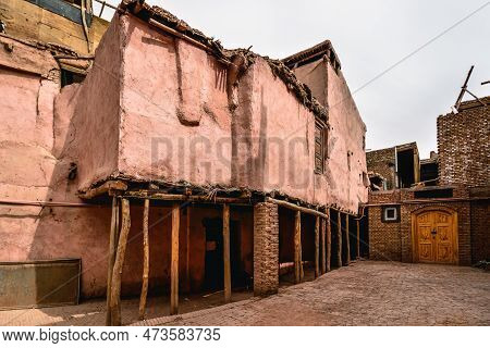 The Centuries-old Kashgar Old Town Is Located In The Center Of Kashgar.