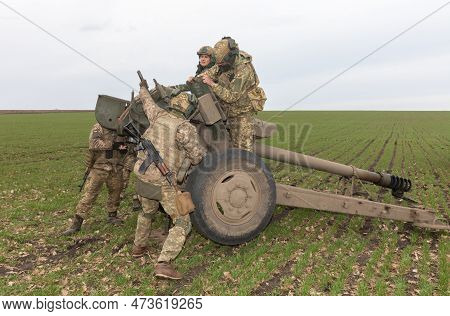 Donetsk Reg, Ukraine - Mar. 21, 2023: The Ukrainian Military Is Seen Moving The 122mm Howitzer D-30 
