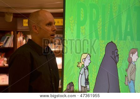 Jim Ottaviani bei Nicolas Books Juni 2013