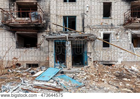 View Of An Apartment Block Destroyed In An Explosion Caused By Rocket Fire In Izyum, Kharkiv Reg. Uk