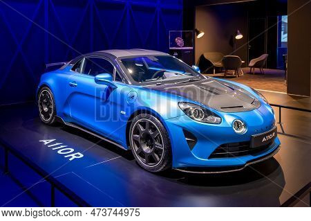 Alpine A110 R Fernando Alonso Edition Sports Car Showcased At The Brussels Autosalon European Motor 