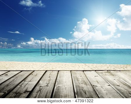 加勒比海和木制平台