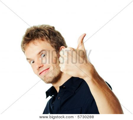 Hombre joven en blanco