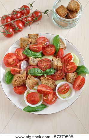 Panzanella, healthy Italian Salad
