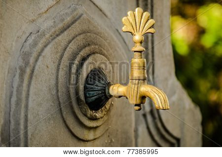 Water faucet