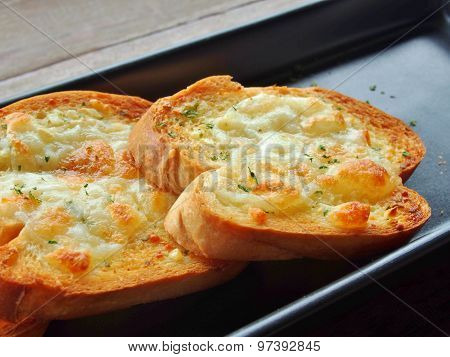 garlic bread with cheese.